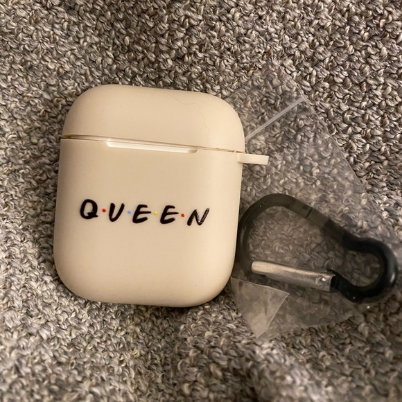 Tan Queen AirPod 1/2 Case #120 - Picture 1 of 3